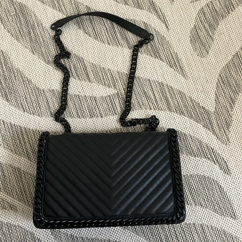 Elegant Black Quilted Chain Shoulder Bag